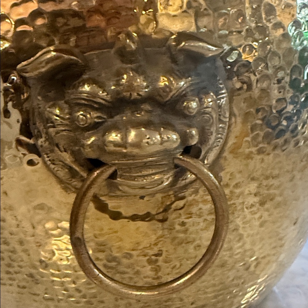 Brass Hammered Metal Foo dog Planter large. - Picture 3 of 9
